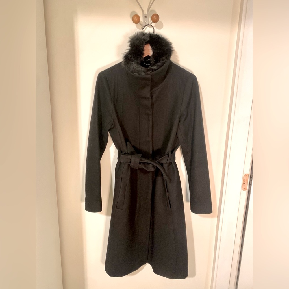 Wool coat with removable faux fur collar